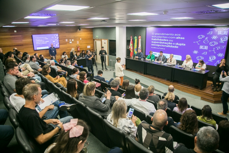 Audiência aponta problemas no atendimento a alunos com superdotação ou altas habilidades Audiência aponta problemas no atendimento a alunos com superdotação ou altas habilidades