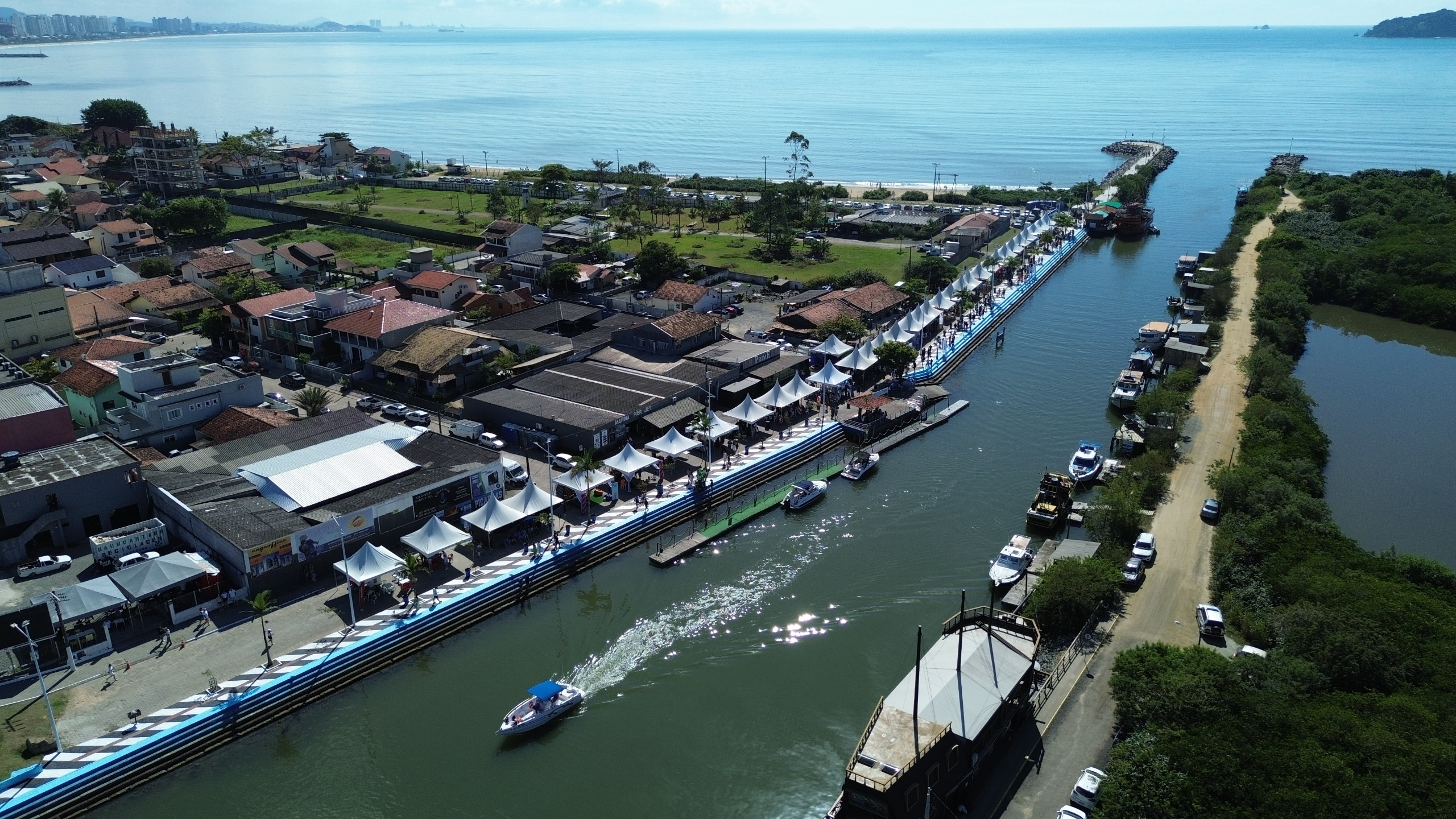 17º Encontro dos Amigos de “Balneário Piçarras”, reuniu mais de 5 mil pessoas neste domingo 17º Encontro dos Amigos de “Balneário Piçarras”, reuniu mais de 5 mil pessoas neste domingo