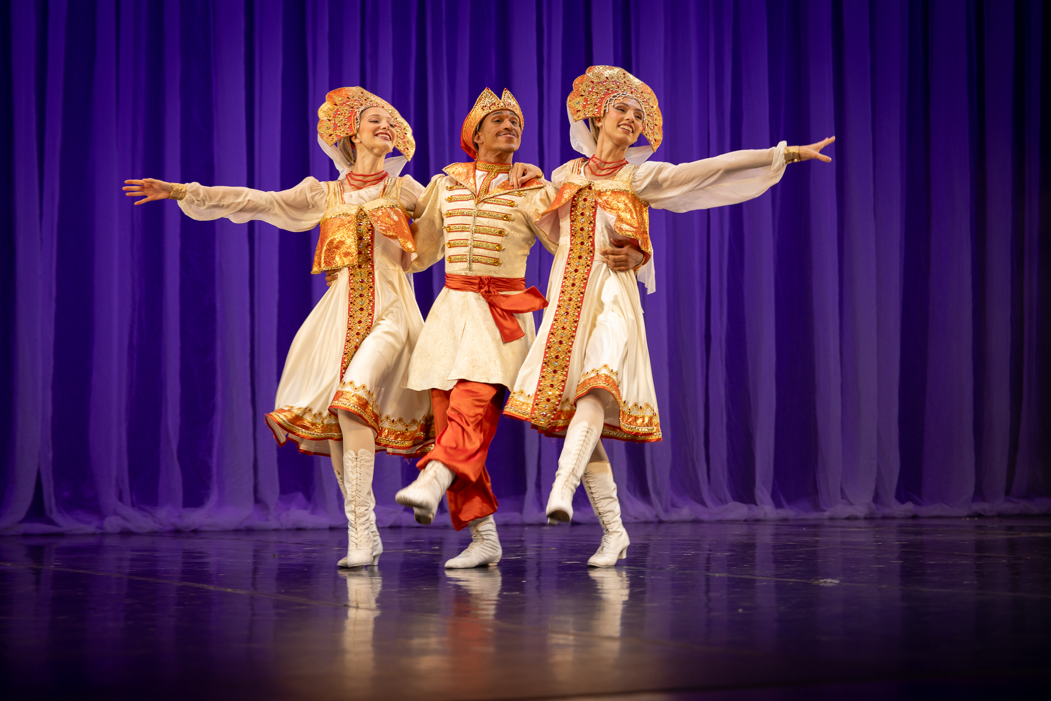 Bolshoi Brasil se apresenta de graça nesta quinta (19), na abertura do “7ª Dança em Cena em Florianópolis” Bolshoi Brasil se apresenta de graça nesta quinta (19), na abertura do “7ª Dança em Cena em Florianópolis”