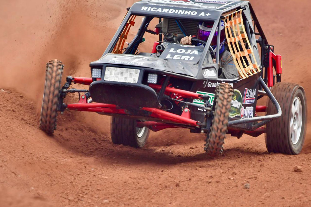 Pista rápida e técnica é aprovada por pilotos experientes na XXXI Fenajeep