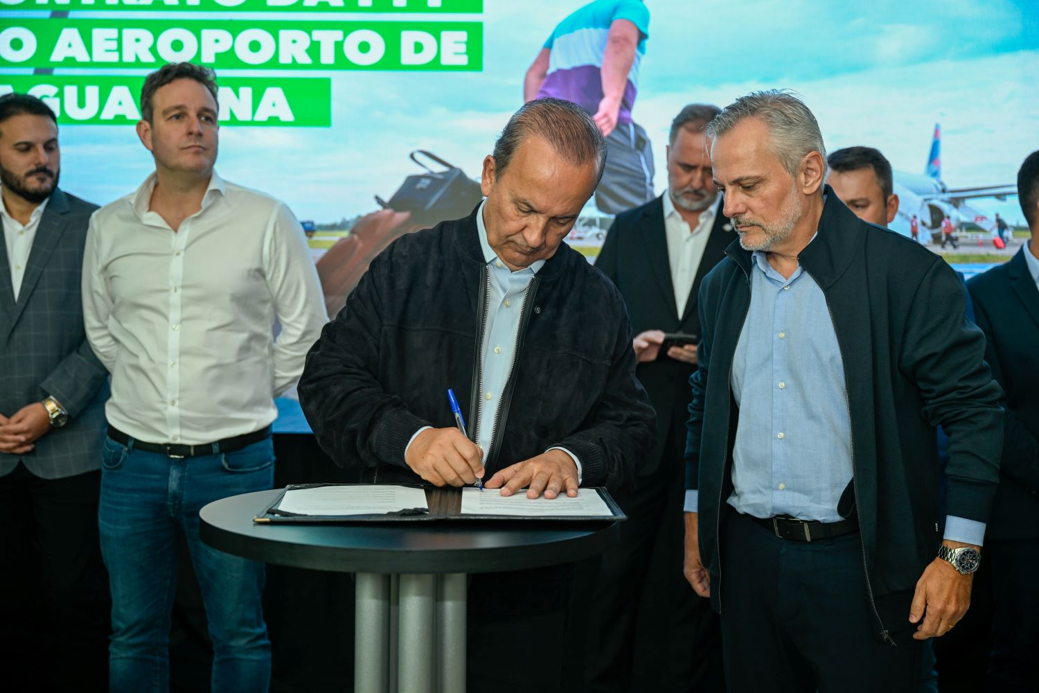 Governador assina contrato de concessão do Aeroporto de Jaguaruna, a primeira PPP do Estado Governador assina contrato de concessão do Aeroporto de Jaguaruna, a primeira PPP do Estado