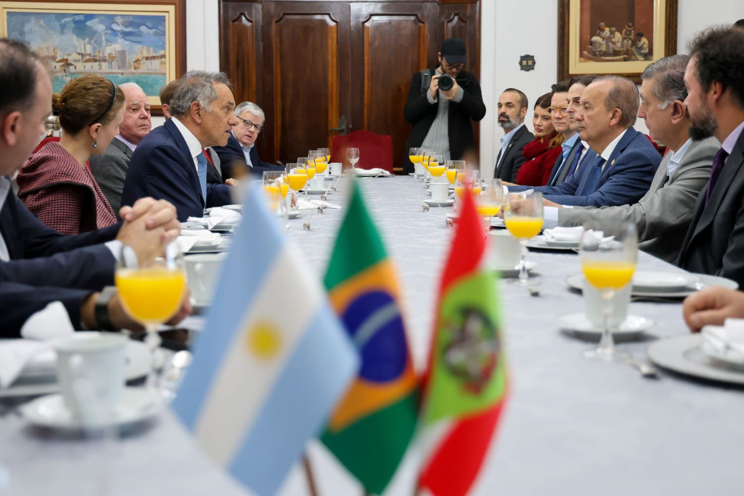 Em visita do secretário de Turismo do governo Milei, Jorginho Mello é convidado para missão oficial na Argentina