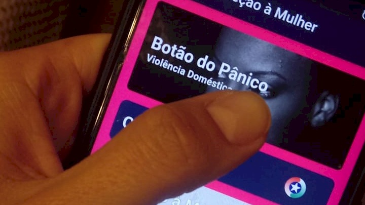 Botão do Pânico é destaque na prevenção de violência contra a mulher em Santa Catarina Botão do Pânico é destaque na prevenção de violência contra a mulher em Santa Catarina