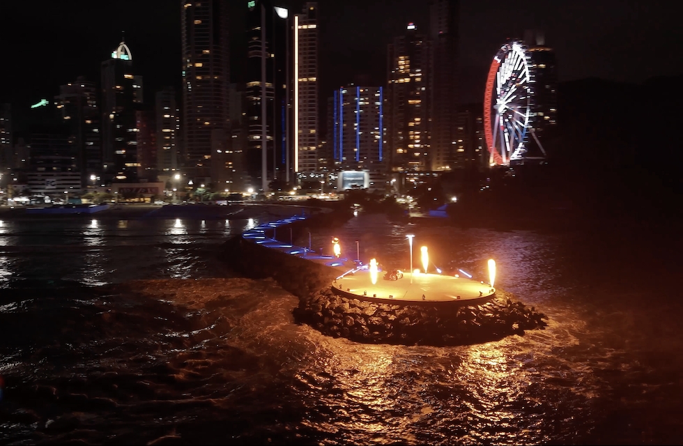 Evento inédito une automobilismo, lutas, música, show de drones e entretenimento multimídia Evento inédito une automobilismo, lutas, música, show de drones e entretenimento multimídia