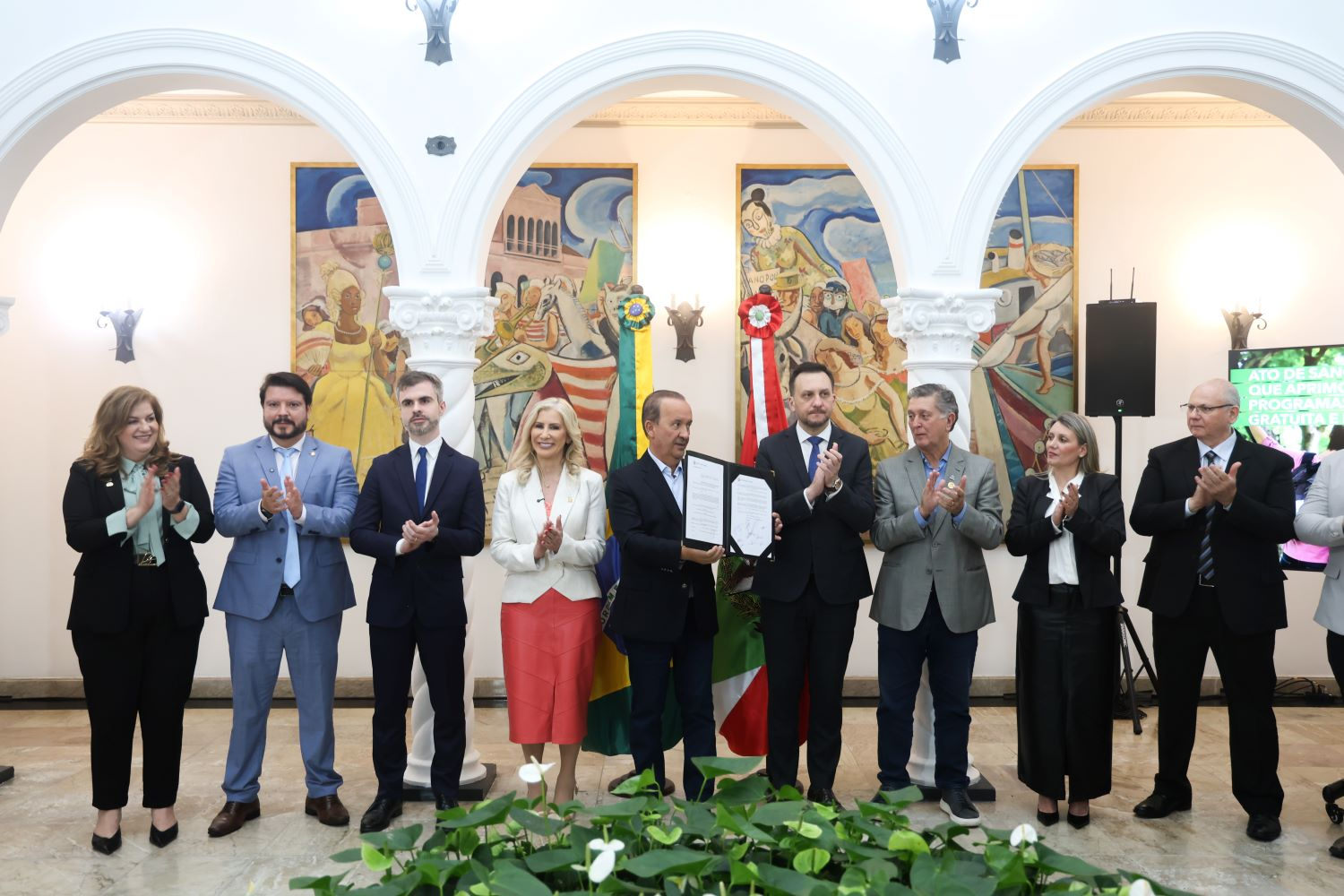 Governo de SC sanciona lei que aprimora Universidade Gratuita e Fumdesc e oficializa melhorias nos programas Governo de SC sanciona lei que aprimora Universidade Gratuita e Fumdesc e oficializa melhorias nos programas