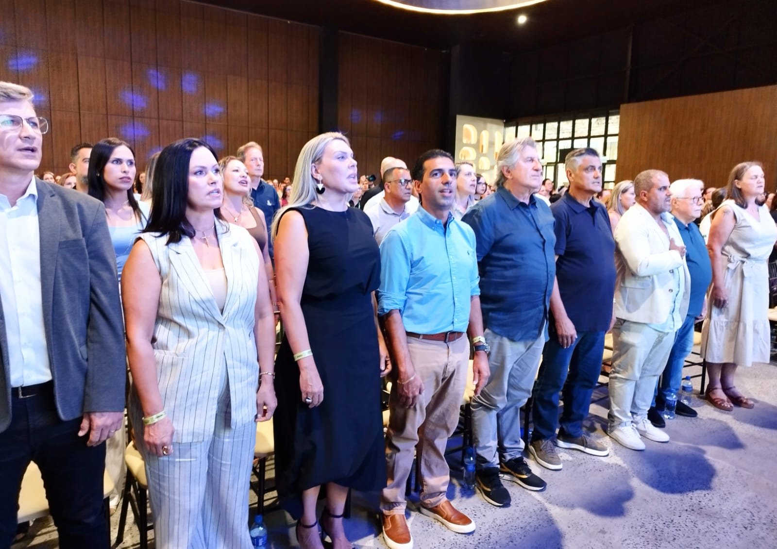 Volta às Aulas 2026: Prefeitura de Camboriú Reúne mais de 2 Mil Educadores em Evento Motivacional