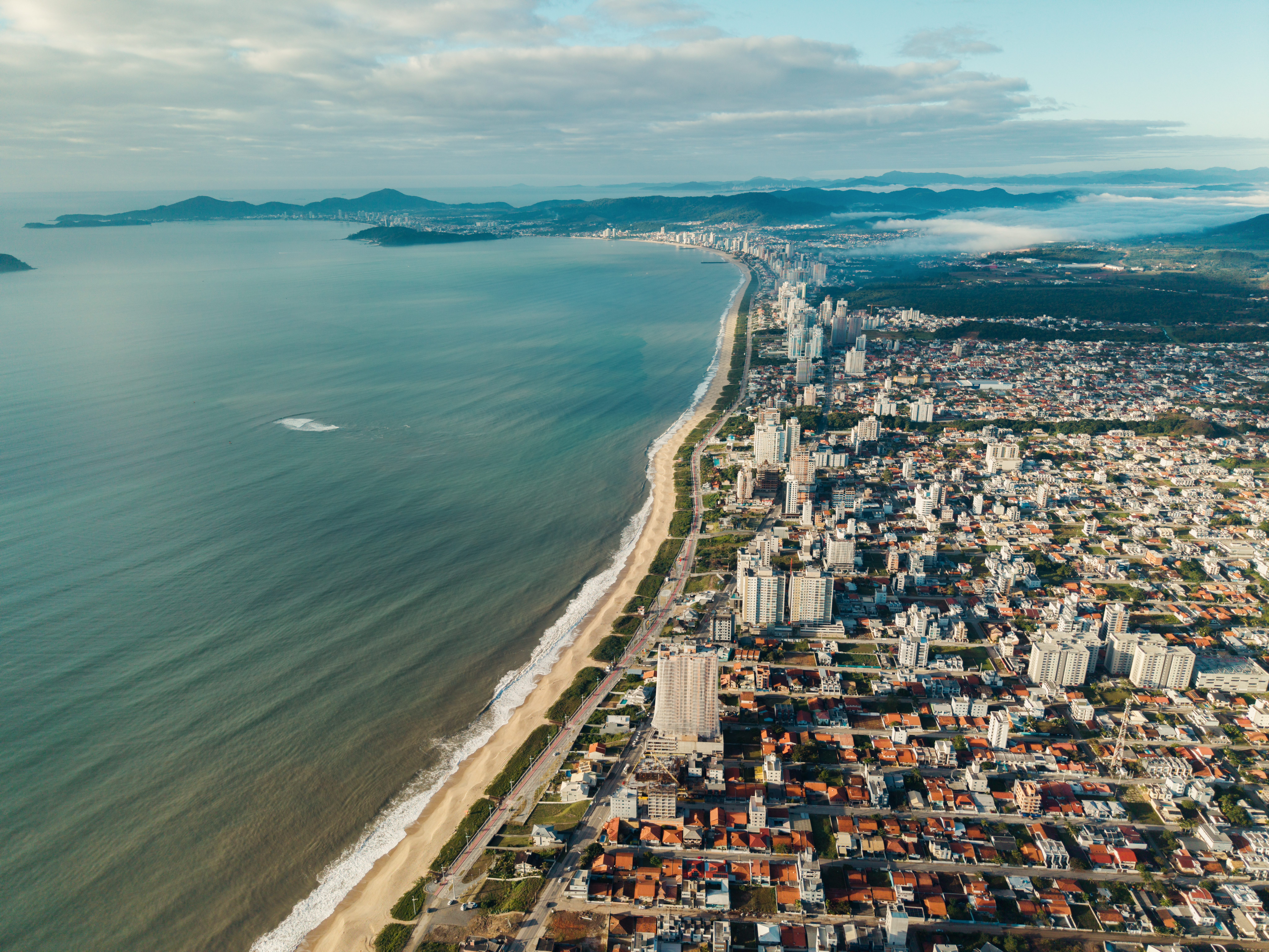 Praia com Bandeira Azul em Santa Catarina terá projeto de 140 unidades inspirado na Flórida Praia com Bandeira Azul em Santa Catarina terá projeto de 140 unidades inspirado na Flórida