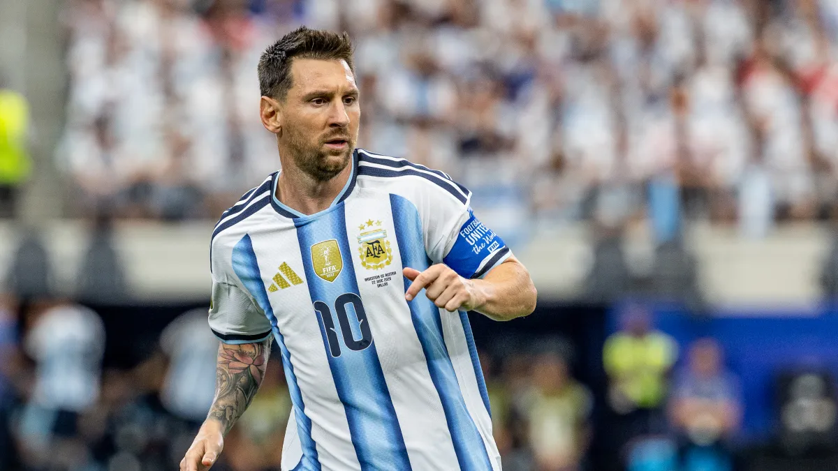 Messi cita empenho e impressiona com galo na cabeça após classificação: “Competir até o final”
