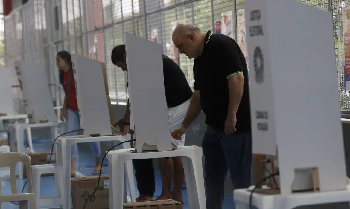 Idosos votam primeiro: conheça outros eleitores com prioridade Idosos votam primeiro: conheça outros eleitores com prioridade